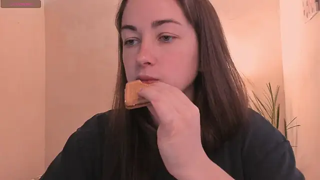 Snapshot of cClandesTina chatting on 11/07/25, 02:28 cClandesTina online show from 11/07/25, 02:28