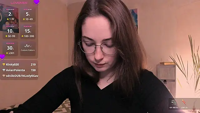 Snapshot of cClandesTina chatting on 11/29/25, 09:29 cClandesTina online show from 11/29/25, 09:29