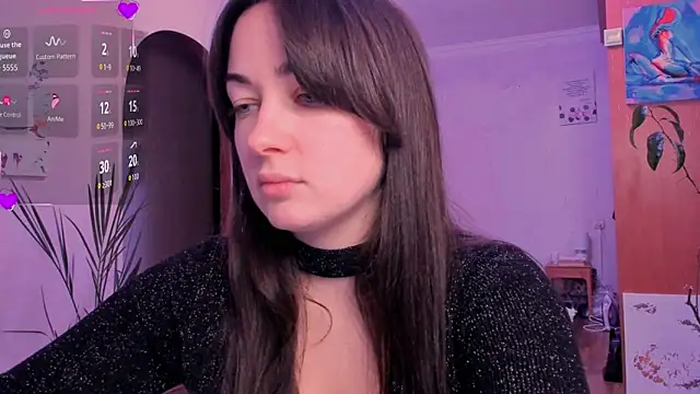 Snapshot of cClandesTina chatting on 12/22/25, 09:23 cClandesTina online show from 12/22/25, 09:23