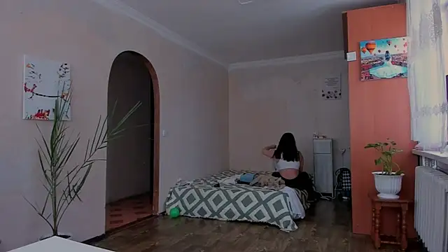 cClandesTina online show from 06/26/26, 10:52