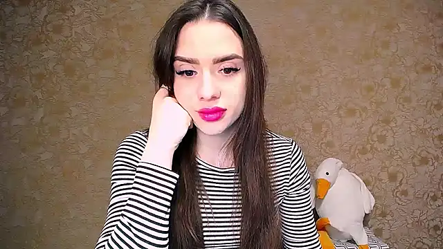  your fantasy girl online show from 02/13/25, 08:45