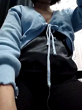 Haralushiaaa online show from 12/18/25, 02:23