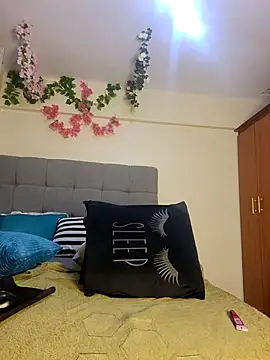 Snapshot of Sexxy_mariana chatting on 10/28/25, 09:39 Sexxy mariana online show from 10/28/25, 09:39