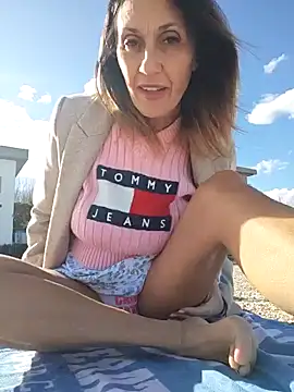 Snapshot of JasmineNoir2 chatting on 01/29/25, 12:13 JasmineNoir2 online show from 01/29/25, 12:13