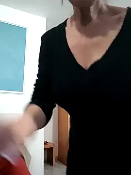 Snapshot of JasmineNoir2 chatting on 02/08/25, 04:04 JasmineNoir2 online show from 02/08/25, 04:04