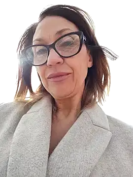 Snapshot of JasmineNoir2 chatting on 02/10/25, 11:04 JasmineNoir2 online show from 02/10/25, 11:04