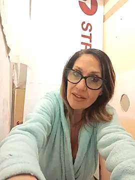 Snapshot of JasmineNoir2 chatting on 02/21/25, 09:22 JasmineNoir2 online show from 02/21/25, 09:22