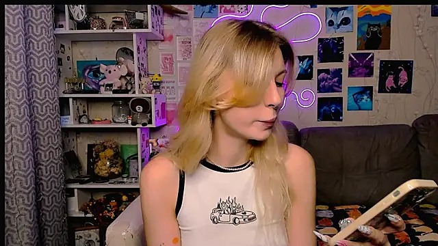 Snapshot of Maria_Hunt chatting on 12/05/24, 03:15 Maria Hunt online show from 12/05/24, 03:15