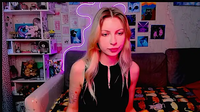 Snapshot of Maria_Hunt chatting on 12/06/24, 03:30 Maria Hunt online show from 12/06/24, 03:30