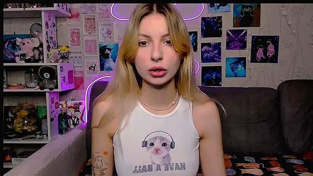 Snapshot of Maria_Hunt chatting on 12/07/24, 02:42 Maria Hunt online show from 12/07/24, 02:42