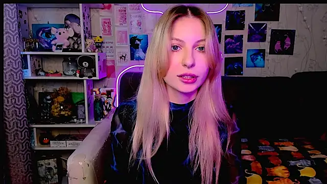 Snapshot of Maria_Hunt chatting on 12/11/24, 05:53 Maria Hunt online show from 12/11/24, 05:53