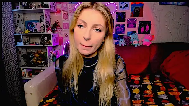 Snapshot of Maria_Hunt chatting on 01/16/25, 03:02 Maria Hunt online show from 01/16/25, 03:02