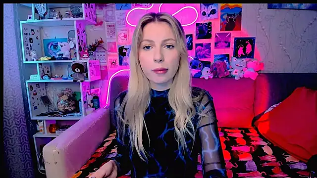 Snapshot of Maria_Hunt chatting on 01/17/25, 03:55 Maria Hunt online show from 01/17/25, 03:55