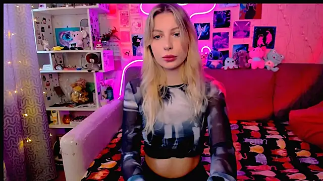 Snapshot of Maria_Hunt chatting on 01/18/25, 03:53 Maria Hunt online show from 01/18/25, 03:53