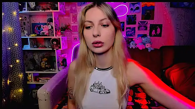 Snapshot of Maria_Hunt chatting on 01/21/25, 03:15 Maria Hunt online show from 01/21/25, 03:15