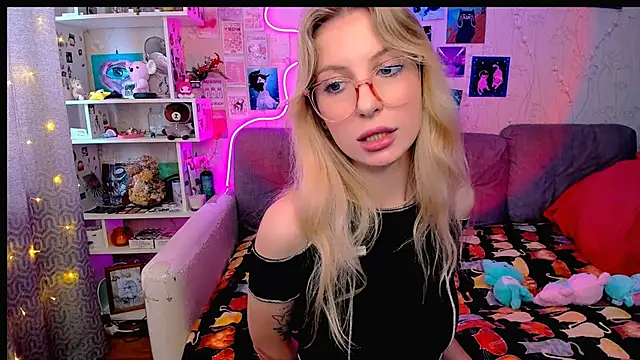 Snapshot of Maria_Hunt chatting on 01/25/25, 07:06 Maria Hunt online show from 01/25/25, 07:06