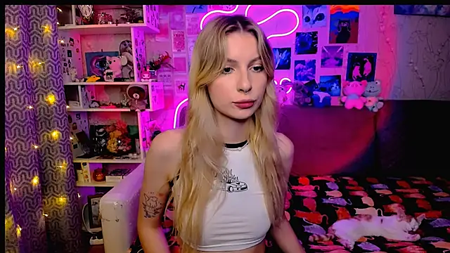 Snapshot of Maria_Hunt chatting on 01/31/25, 01:45 Maria Hunt online show from 01/31/25, 01:45