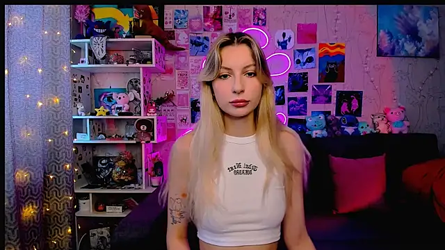 Snapshot of Maria_Hunt chatting on 02/05/25, 03:34 Maria Hunt online show from 02/05/25, 03:34