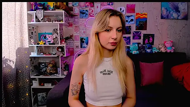 Snapshot of Maria_Hunt chatting on 02/05/25, 06:35 Maria Hunt online show from 02/05/25, 06:35