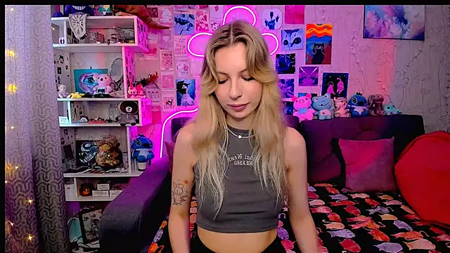 Snapshot of Maria_Hunt chatting on 02/13/25, 06:52 Maria Hunt online show from 02/13/25, 06:52