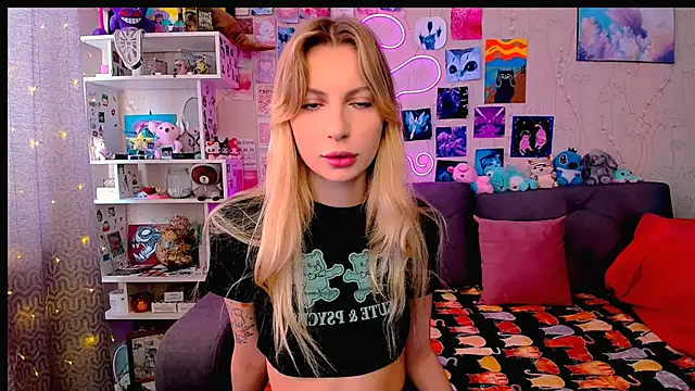 Snapshot of Maria_Hunt chatting on 02/21/25, 04:29 Maria Hunt online show from 02/21/25, 04:29