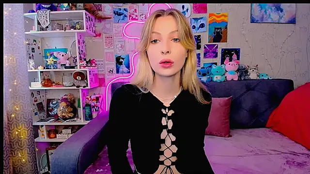 Snapshot of Maria_Hunt chatting on 02/27/25, 04:20 Maria Hunt online show from 02/27/25, 04:20