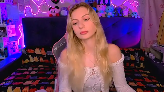 Snapshot of Maria_Hunt chatting on 11/19/25, 05:29 Maria Hunt online show from 11/19/25, 05:29