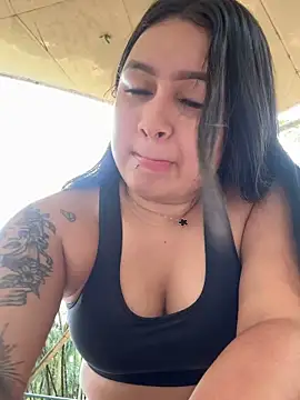 Pretty Isadora online show from 10/29/25, 07:04