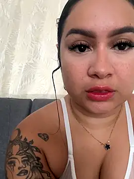 Pretty Isadora online show from 11/13/25, 09:03