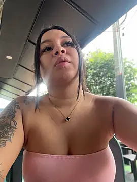 Pretty Isadora online show from 11/30/25, 05:39