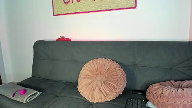 Snapshot of on_tefa chatting on 04/05/26, 03:20 on tefa online show from 04/05/26, 03:20