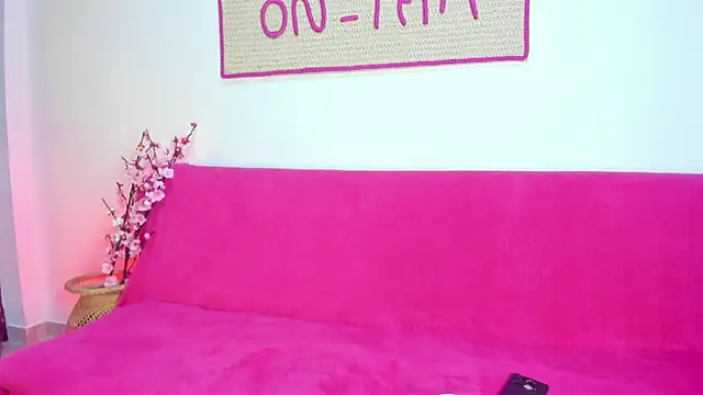 Snapshot of on_tefa chatting on 04/15/26, 04:36 on tefa online show from 04/15/26, 04:36