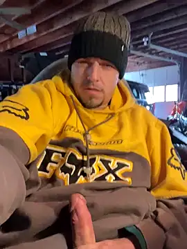 Snapshot of joeycbigcock chatting on 12/04/24, 05:55 joeycbigcock online show from 12/04/24, 05:55