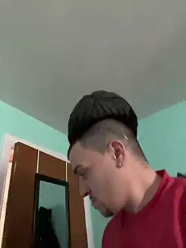 Snapshot of joeycbigcock chatting on 12/25/24, 04:00 joeycbigcock online show from 12/25/24, 04:00