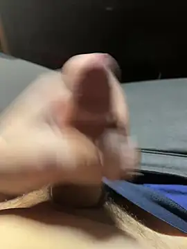 Snapshot of joeycbigcock chatting on 01/18/25, 03:09 joeycbigcock online show from 01/18/25, 03:09