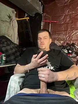 Snapshot of joeycbigcock chatting on 01/19/25, 12:17 joeycbigcock online show from 01/19/25, 12:17