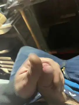 Snapshot of joeycbigcock chatting on 01/21/25, 01:50 joeycbigcock online show from 01/21/25, 01:50