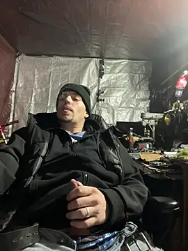 Snapshot of joeycbigcock chatting on 02/03/25, 01:52 joeycbigcock online show from 02/03/25, 01:52