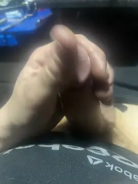 Snapshot of joeycbigcock chatting on 02/25/25, 07:36 joeycbigcock online show from 02/25/25, 07:36