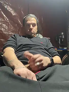 Snapshot of joeycbigcock chatting on 02/27/25, 08:09 joeycbigcock online show from 02/27/25, 08:09