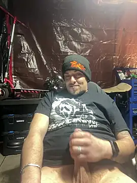 Snapshot of joeycbigcock chatting on 03/06/25, 10:36 joeycbigcock online show from 03/06/25, 10:36