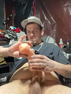 Snapshot of joeycbigcock chatting on 03/15/25, 12:04 joeycbigcock online show from 03/15/25, 12:04