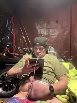 Snapshot of joeycbigcock chatting on 03/18/25, 12:38 joeycbigcock online show from 03/18/25, 12:38