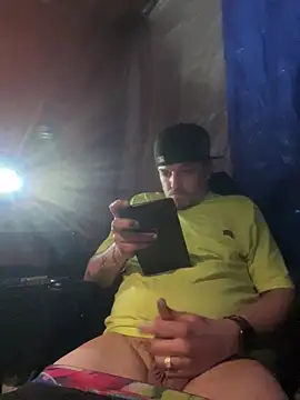 Snapshot of joeycbigcock chatting on 03/19/25, 12:48 joeycbigcock online show from 03/19/25, 12:48