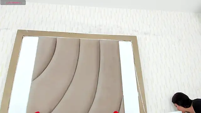 Snapshot of ThyaraJhons chatting on 01/20/25, 11:56 ThyaraJhons online show from 01/20/25, 11:56