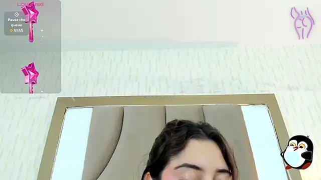 Snapshot of ThyaraJhons chatting on 01/21/25, 06:12 ThyaraJhons online show from 01/21/25, 06:12