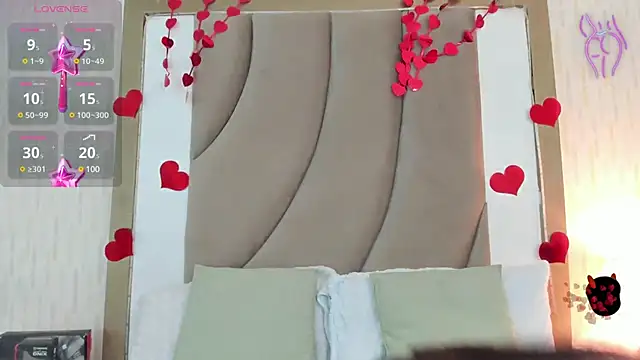 Snapshot of ThyaraJhons chatting on 02/20/25, 12:15 ThyaraJhons online show from 02/20/25, 12:15