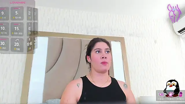 Snapshot of ThyaraJhons chatting on 03/22/25, 12:04 ThyaraJhons online show from 03/22/25, 12:04