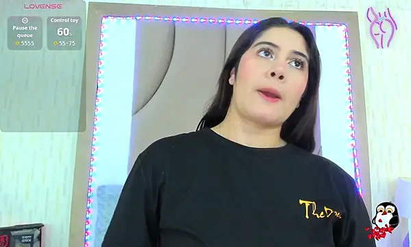 Snapshot of ThyaraJhons chatting on 09/16/25, 11:55 ThyaraJhons online show from 09/16/25, 11:55