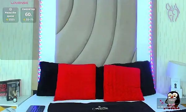 Snapshot of ThyaraJhons chatting on 09/18/25, 12:07 ThyaraJhons online show from 09/18/25, 12:07